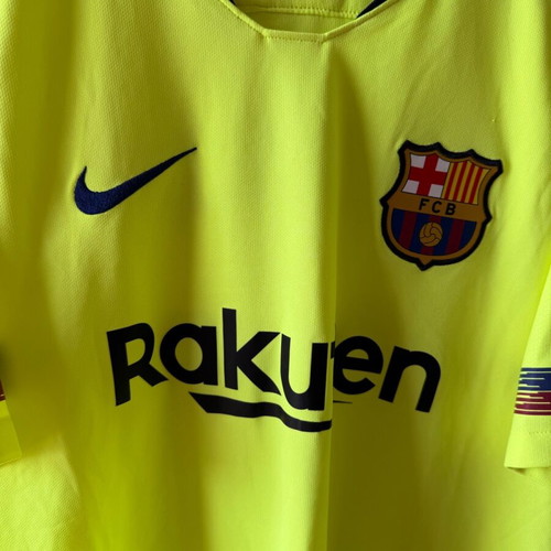 Barcelona Messi jersey 2018-2019 like new, Large