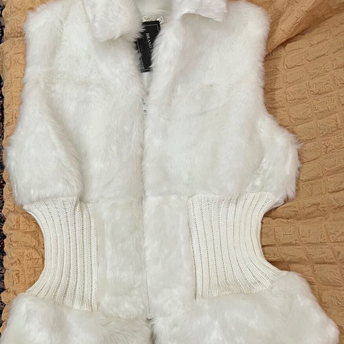 Fur vest new M/L