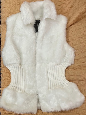 Fur vest new M/L