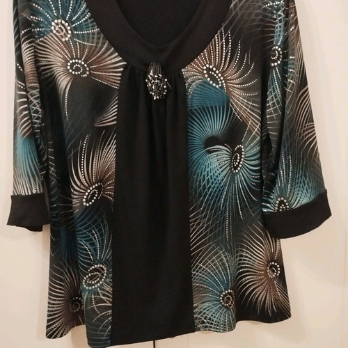 Jenny Fashion women's blouse like new, colorful with trois quard sleeve