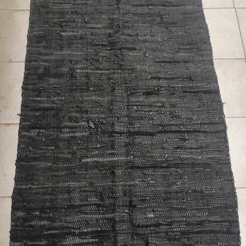 Leather rug black 90x150cm like new