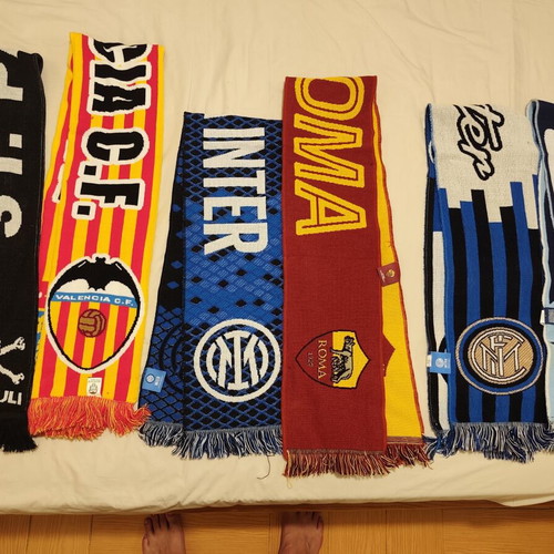 Official boutique scarves from football clubs