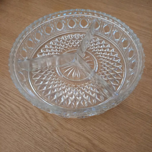 Serving tray like new with 3 compartments
