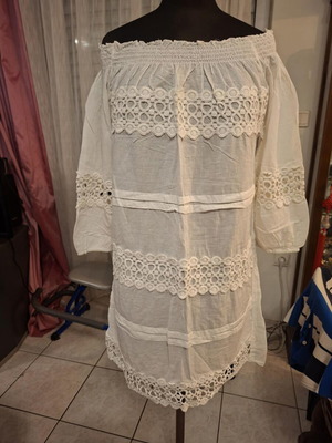 Off The Shoulders Dress Size M White Like New