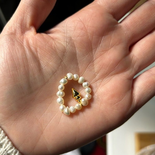 Fresh water pearl ring new with brass shell adjustable