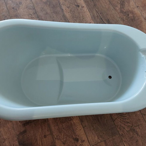 Bebe-Jou baby bath tub like new for child up to 3 years