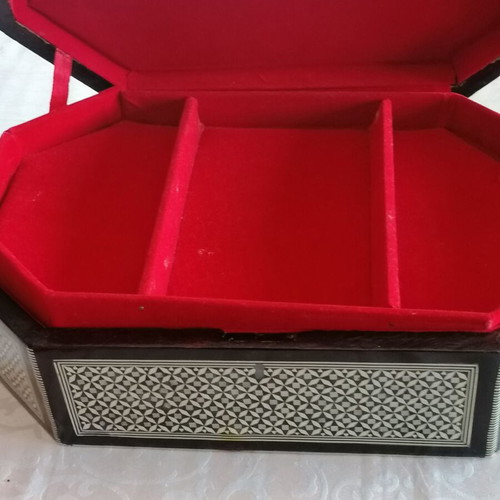 Large handmade jewelry box decorated with mother of pearl, like new