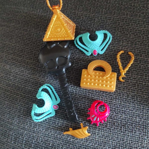 Monster High accessories set used