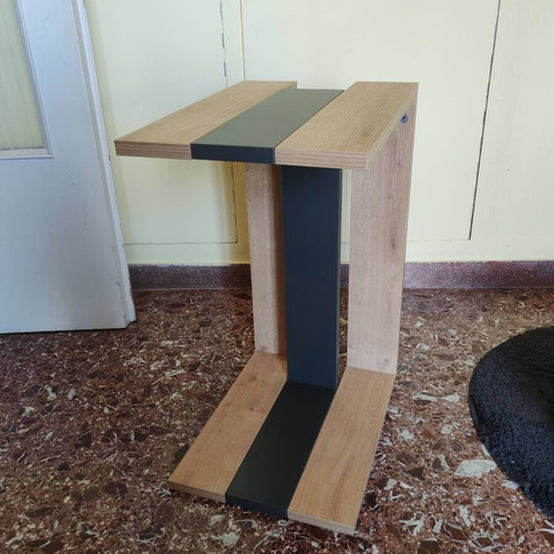 Small table like new, modern living room or bedroom stand