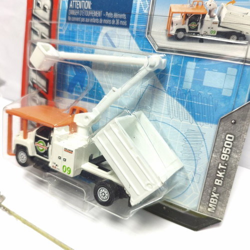 Matchbox B.K.T 9500 diecast bucket truck