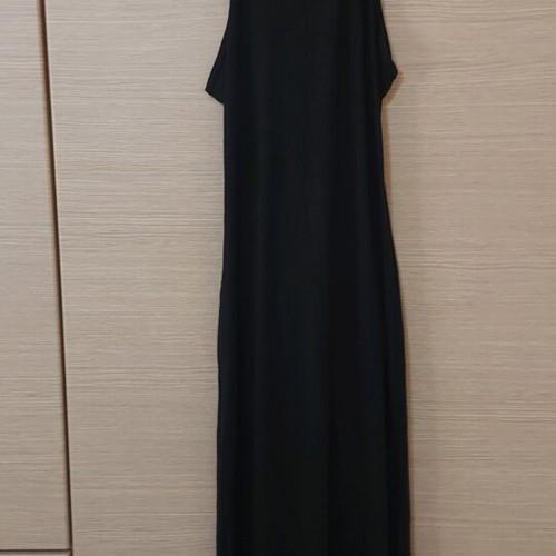Celestino fitted maxi dress size large like new, black