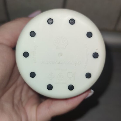 Shell water bottle used, moderate temperature retention