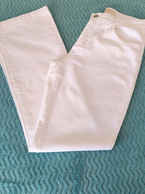 Sarah Lawrence white denim pants women like new