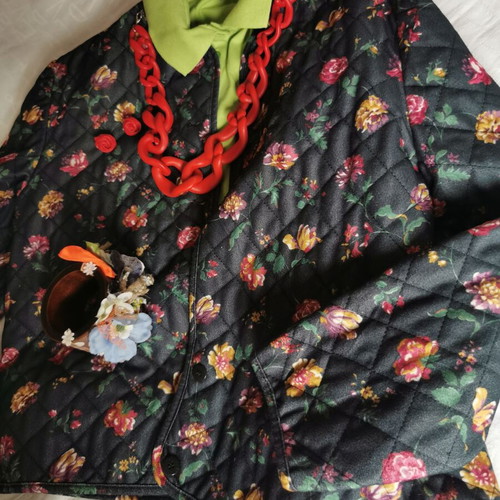 Women's quilted jacket with floral pattern