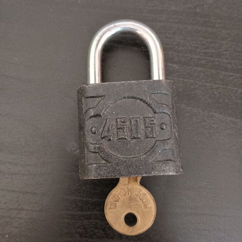Padlocks set of 4 with keys and without keys