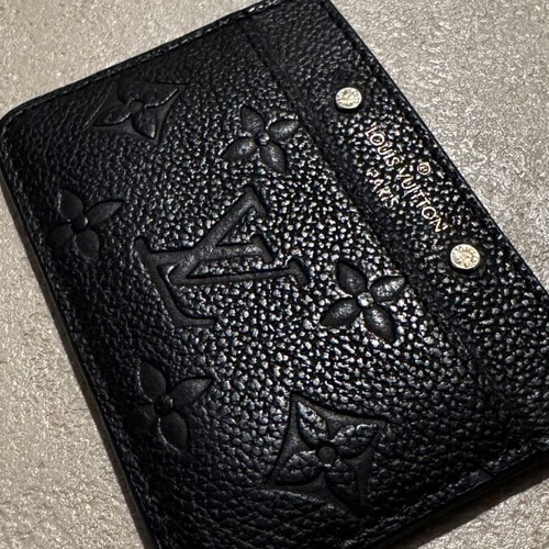 Louis Vuitton cardholder leather, like new, black