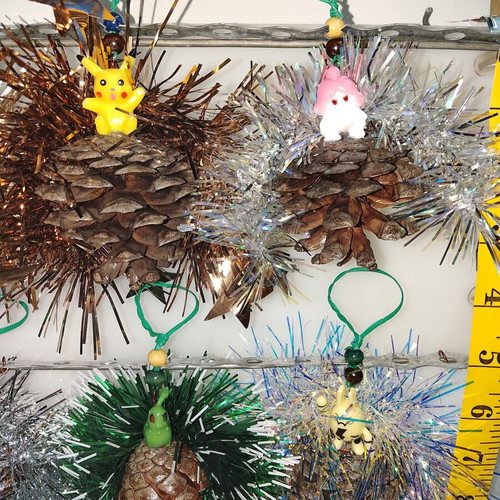 Pinecone Christmas ornaments new, set of 12, natural decoration