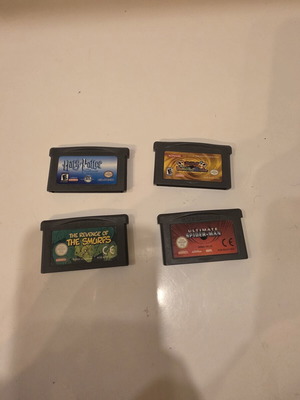 Nintendo Advance game cartridge pack