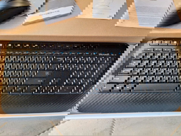 Πληκτρολόγιο Microsoft Wireless 2000 Desktop