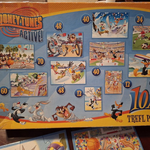 Looney Tunes 10 in 1 puzzle like new, 378 pieces