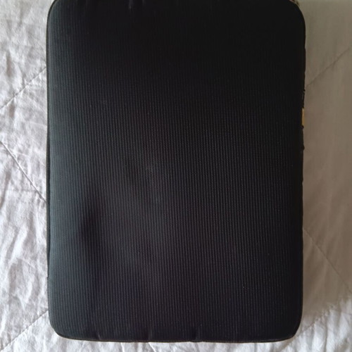 Tablet Case Logic 28×20 cm like new