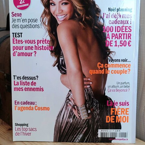 Cosmopolitan French like new, December 2011 issue with Beyonce