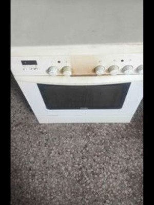 Κουζίνα ηλεκτρική μεταχειρισμένη με κλασικά μάτια λειτουργική