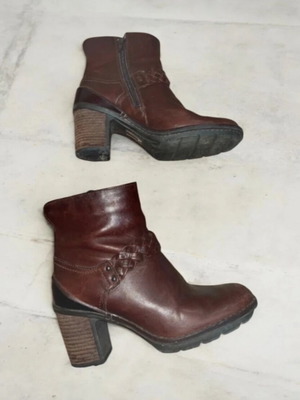 Clarks boots genuine leather size 37 like new brown