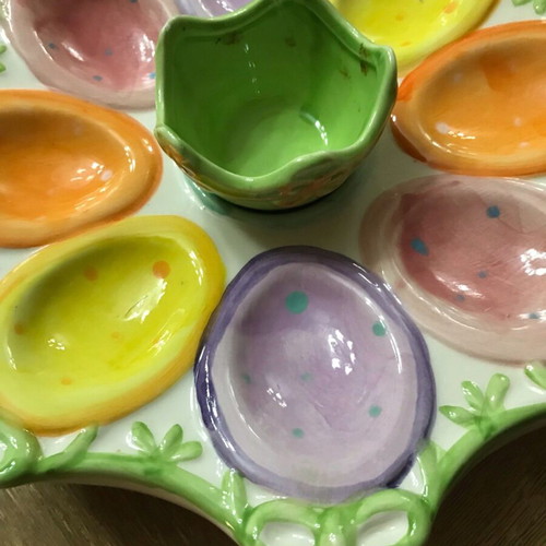 Ceramic Easter Egg Holder and Platter for 8 Eggs with Central Compartment
