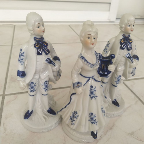 Vintage musical trio figurines 21 cm tall, like new