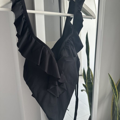 Tezenis one-piece swimsuit small black, like new