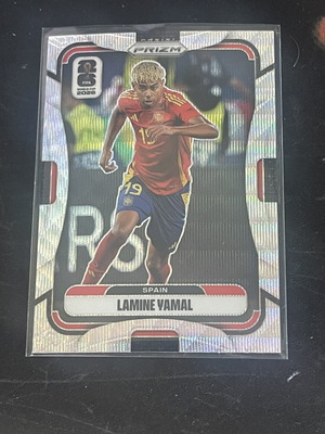 Lamine Yamal Silver Wave Panini Prizm World Cup Card like new
