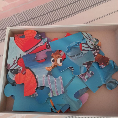 Finding Nemo puzzle used, large pieces for toddlers