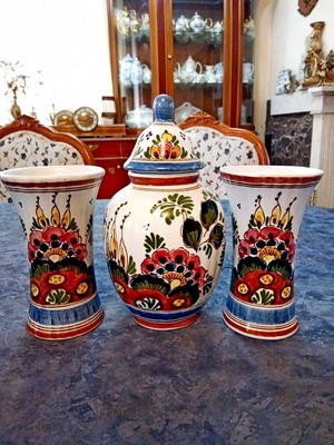 Set of three Delfts vases 1950