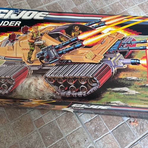 GI Joe Raider vintage vehicle with 3 figures