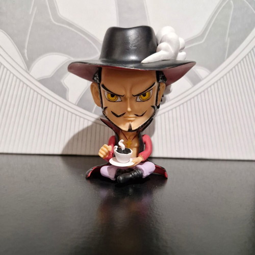 One Piece Mihawk figure new