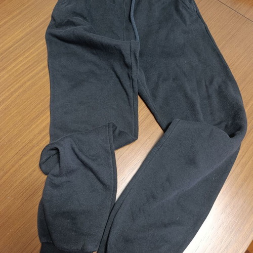 H&M black sweatpants with ankle elastic used, size XS
