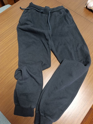 H&M black sweatpants with ankle elastic used, size XS