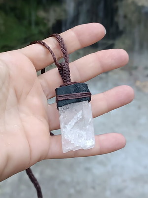 Necklace with Icelandic raw crystal and handmade macrame leather strap