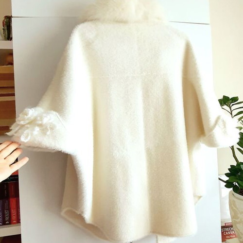 Knitted outerwear new with handmade flowers and removable fur collar