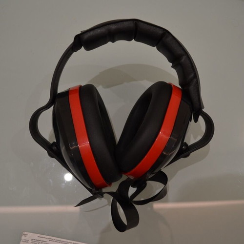 Venitex Imola 2 SNR30 Hearing Protectors and Work Gloves