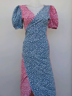 Floral dress one size like new, multicolored