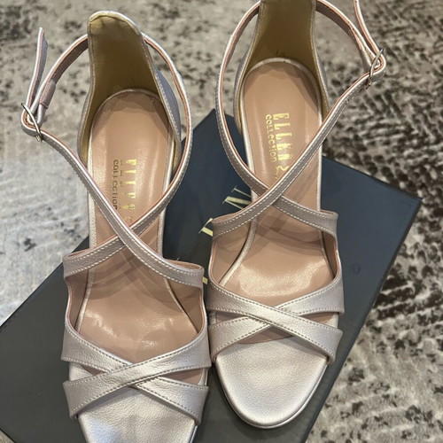 Ellen wedding shoe new, size 37, pearl color