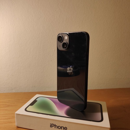 iPhone 14 128GB with Apple Essentials case