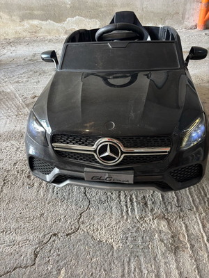 Mercedes Benz AMG Licensed 12 Volt Remote Control Ride-On Car used, black