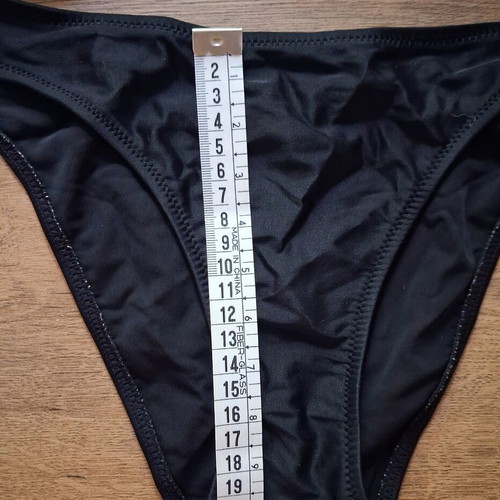 Black Strapless Bikini Set like new, adjustable bottom, removable shell