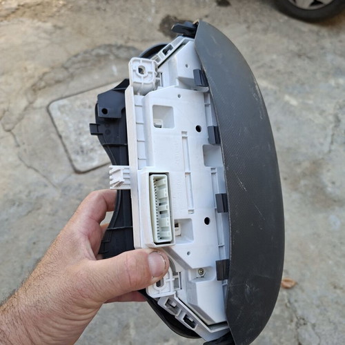 Daihatsu Sirion instrument cluster