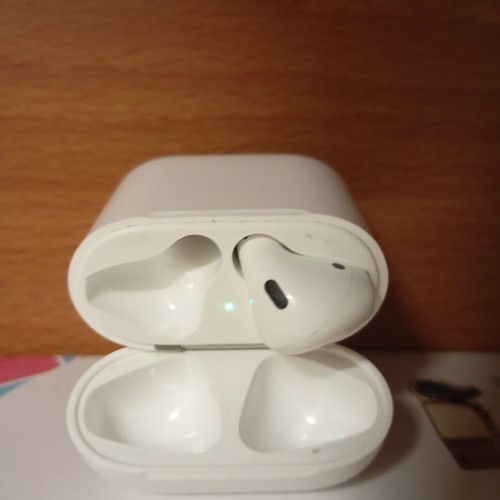 Apple AirPod left side only used, good working condition