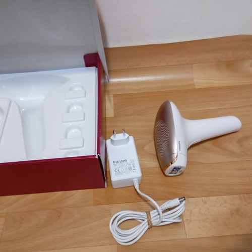 Philips laser hair removal device