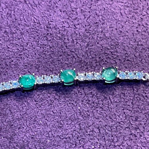 Silver bracelet with natural emeralds and certificate of authenticity new
